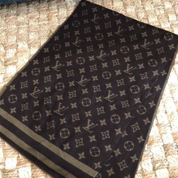 Louis Vuitton Accessories - Louis Vuitton scarf